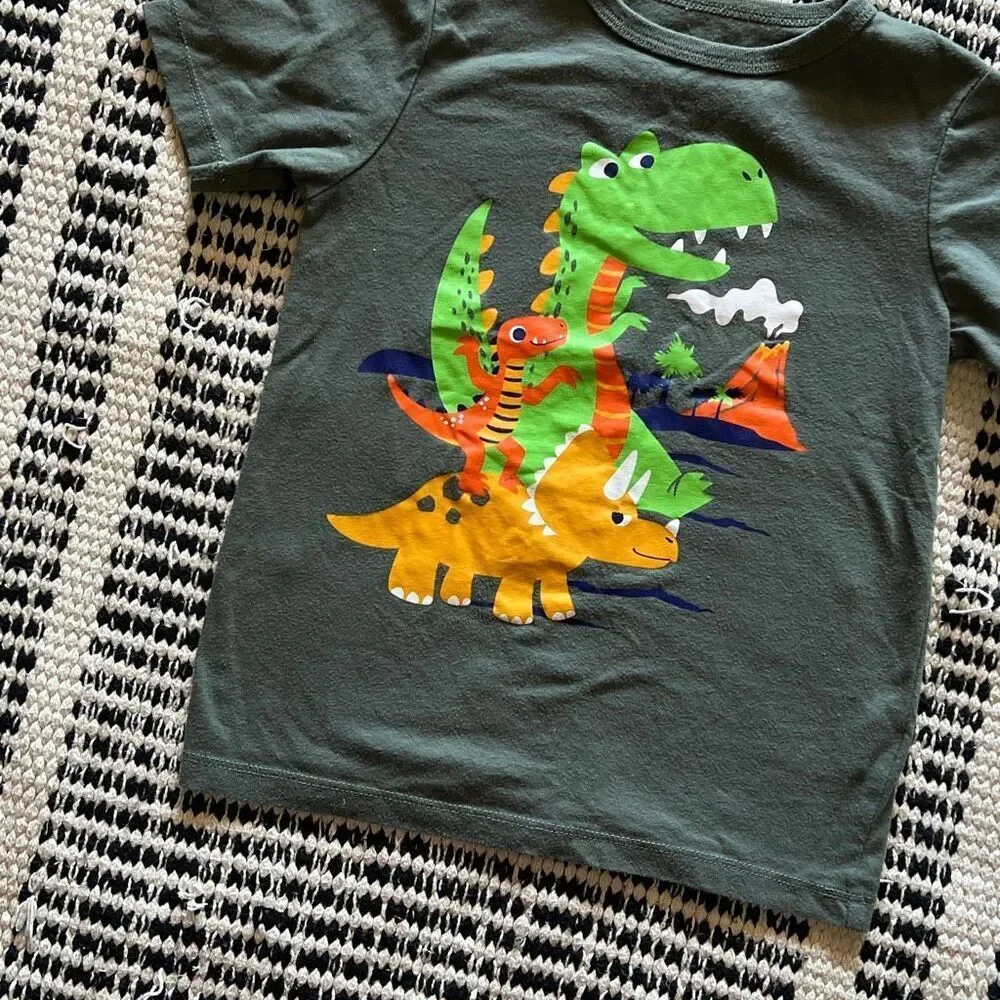 The children’s place size 5T Olive green Dinosaur boys t shirt